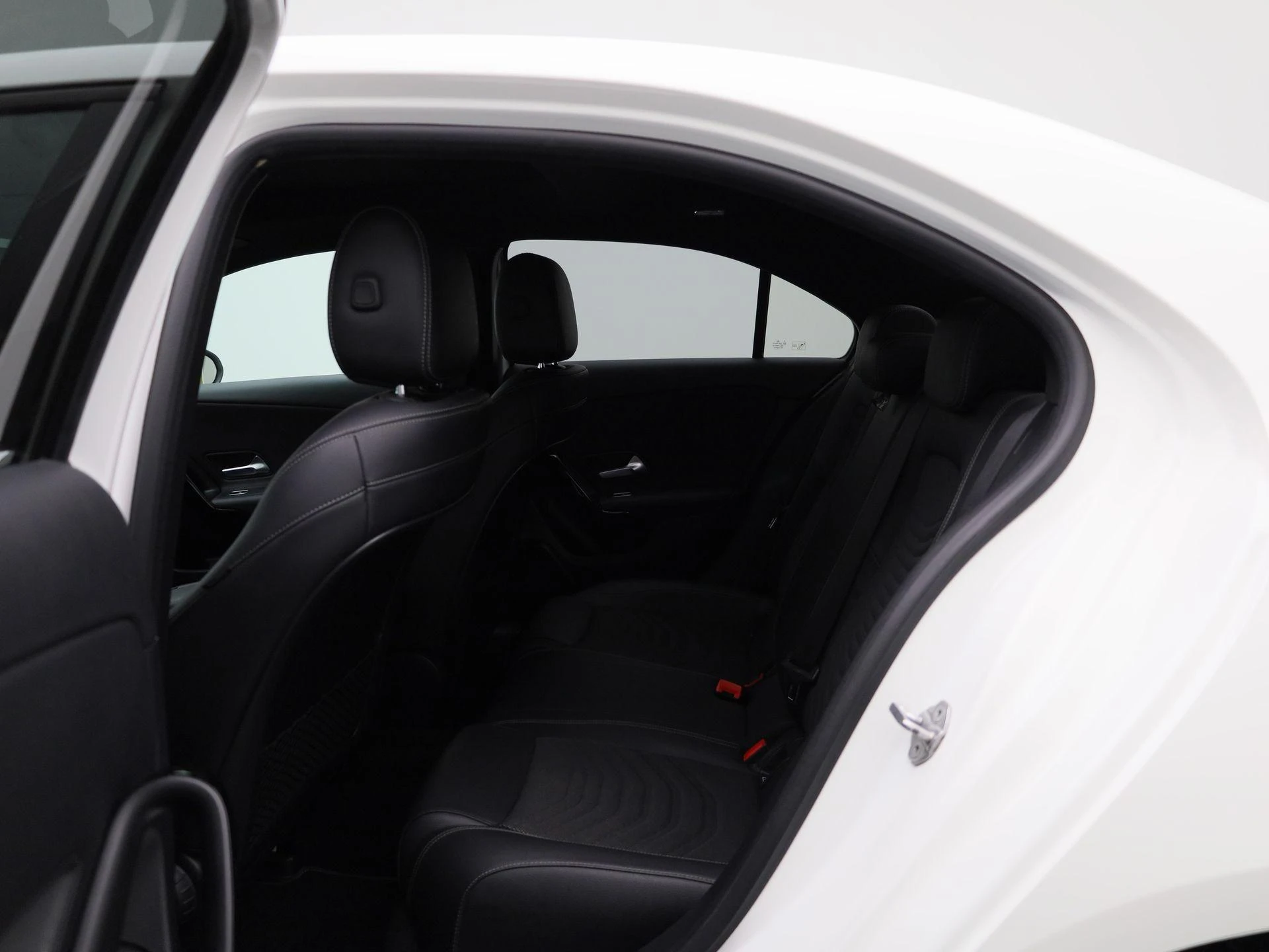 Mercedes-Benz-A-Klasse-image-9