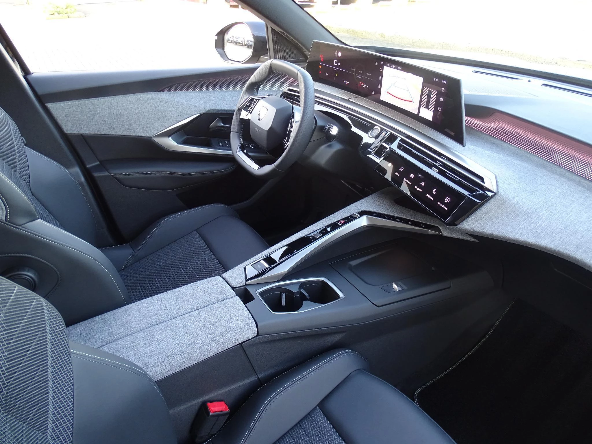 Peugeot 3008 1.2 HYBRID 145 e-DSC6 GT+pano dak