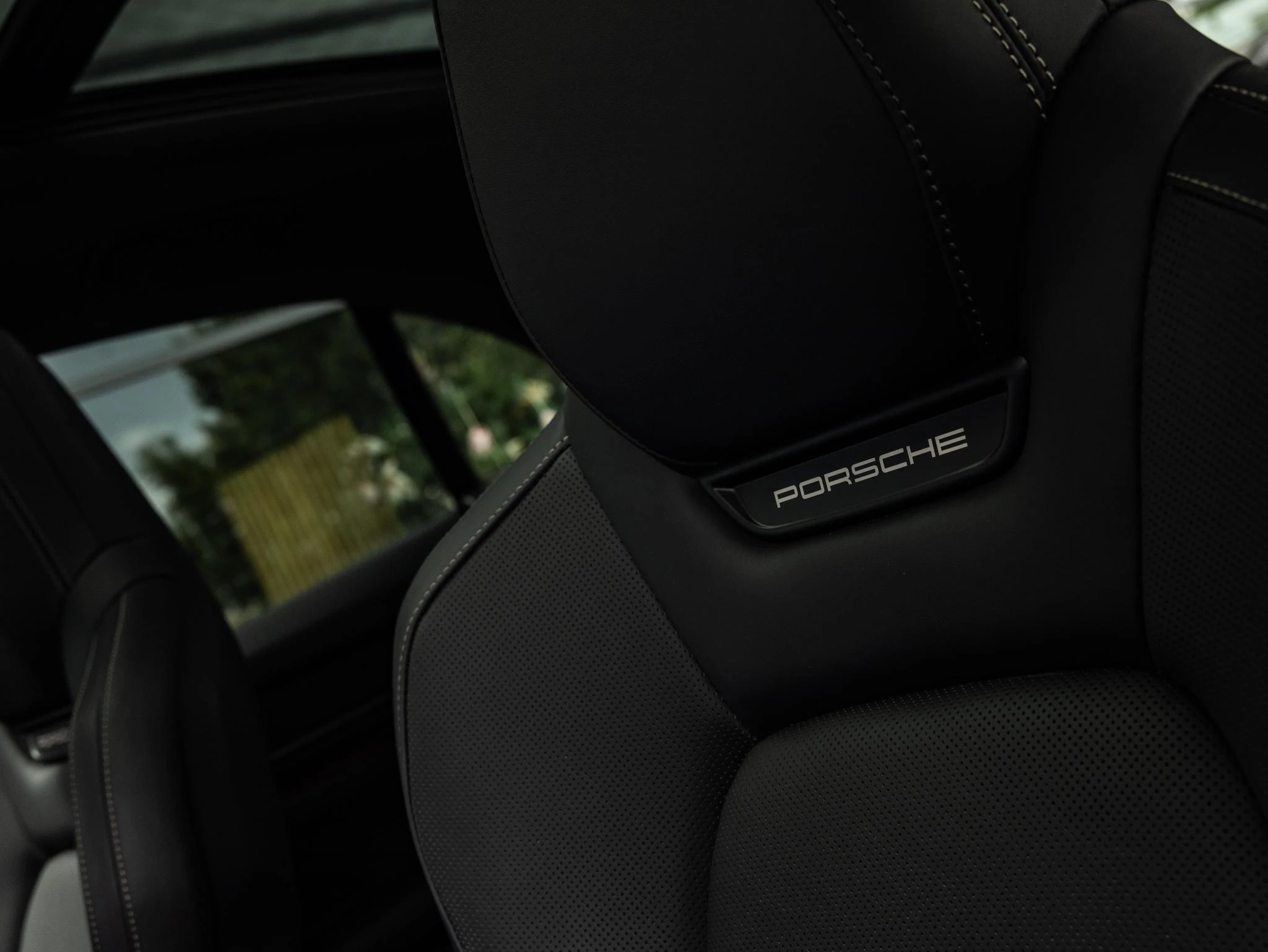 Porsche Macan Turbo 100 kWh