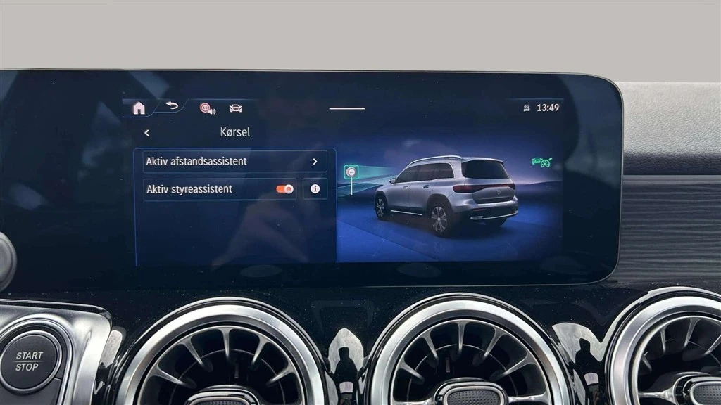 Mercedes-Benz-EQB-image-16