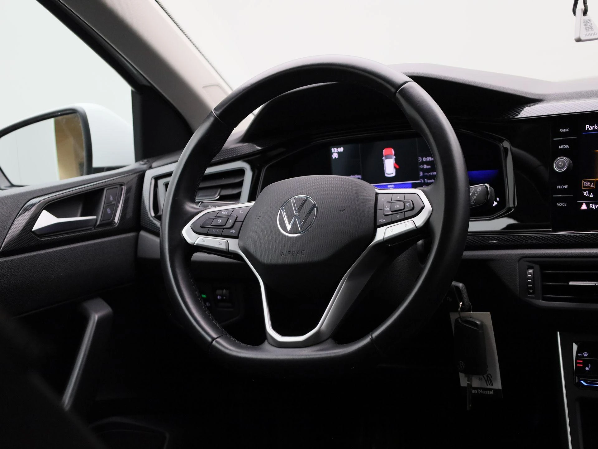 Volkswagen-Polo-image-35