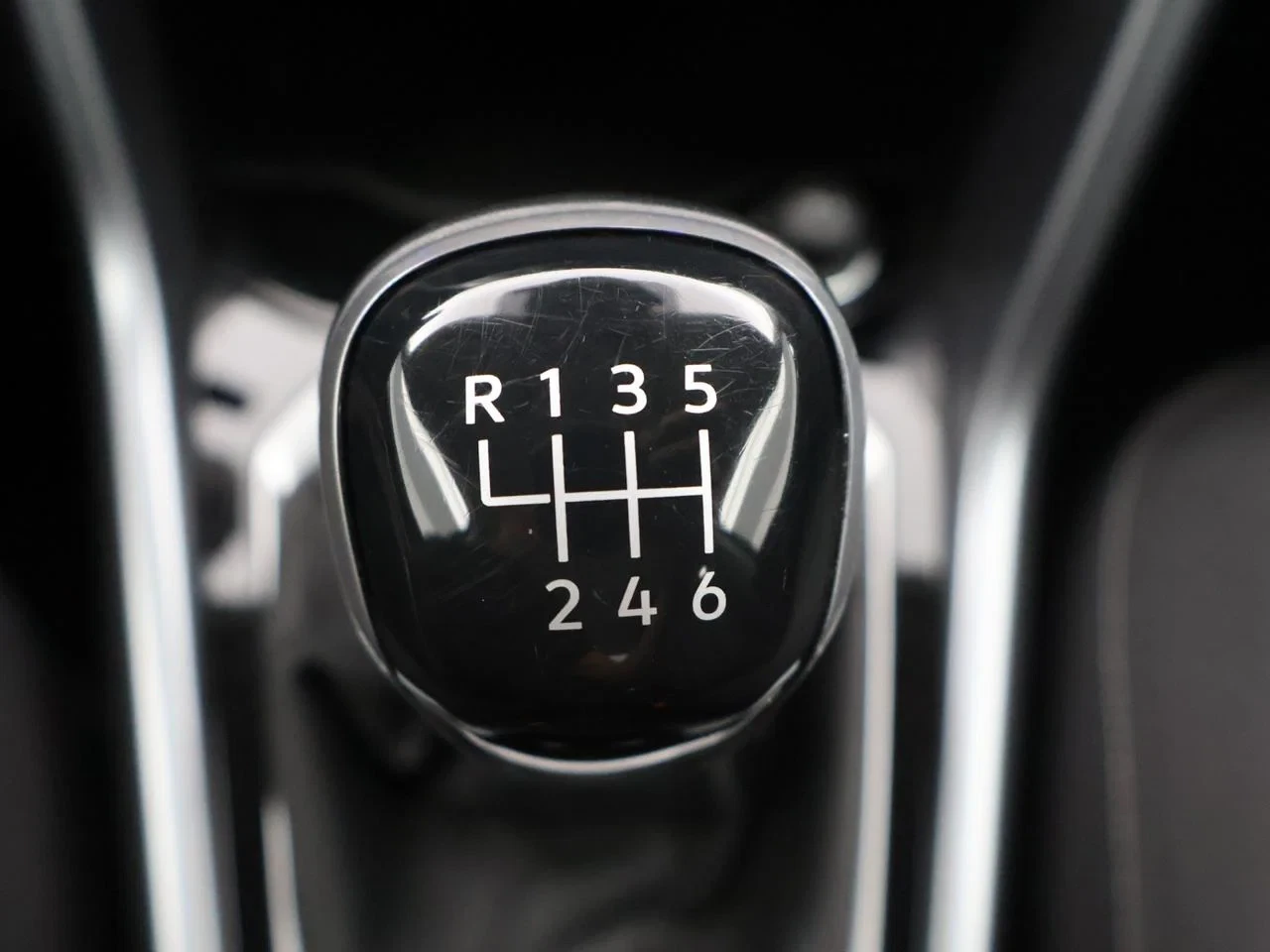 Volkswagen-T-Roc-image-14