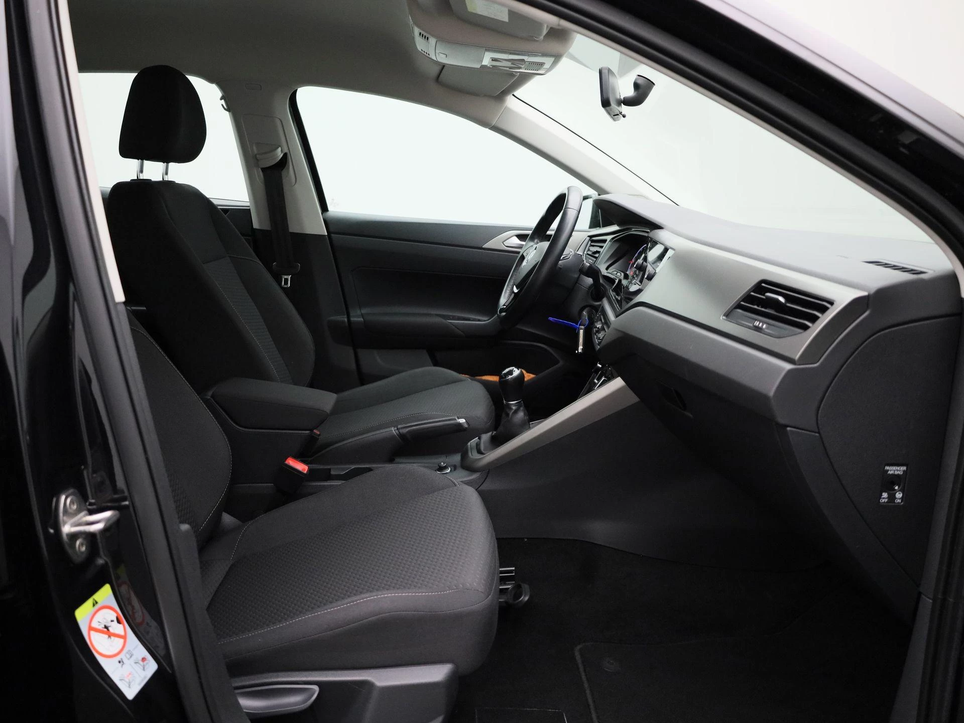 Volkswagen-Polo-image-30