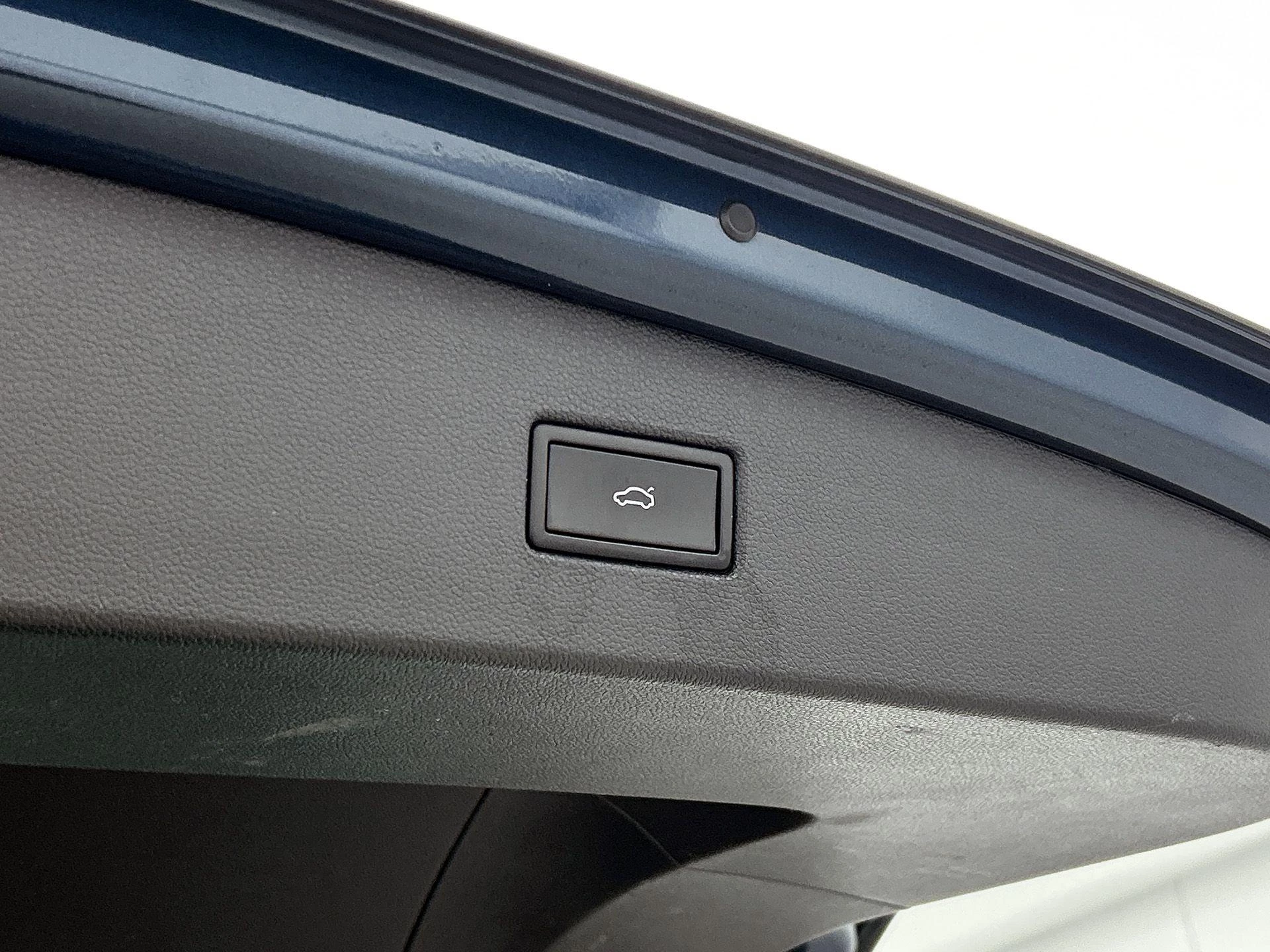 Volkswagen-Tiguan-image-17