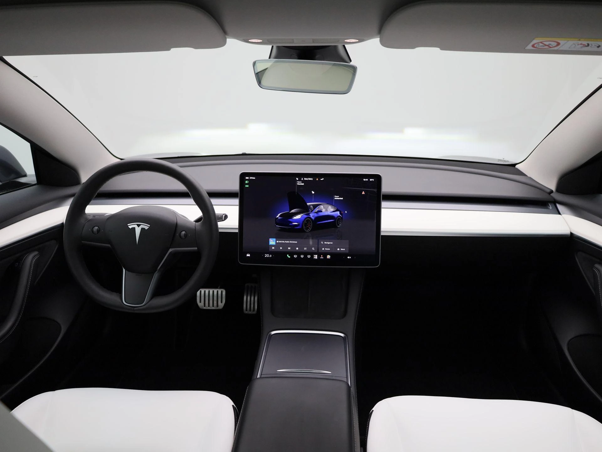 Tesla-Model 3-image-39