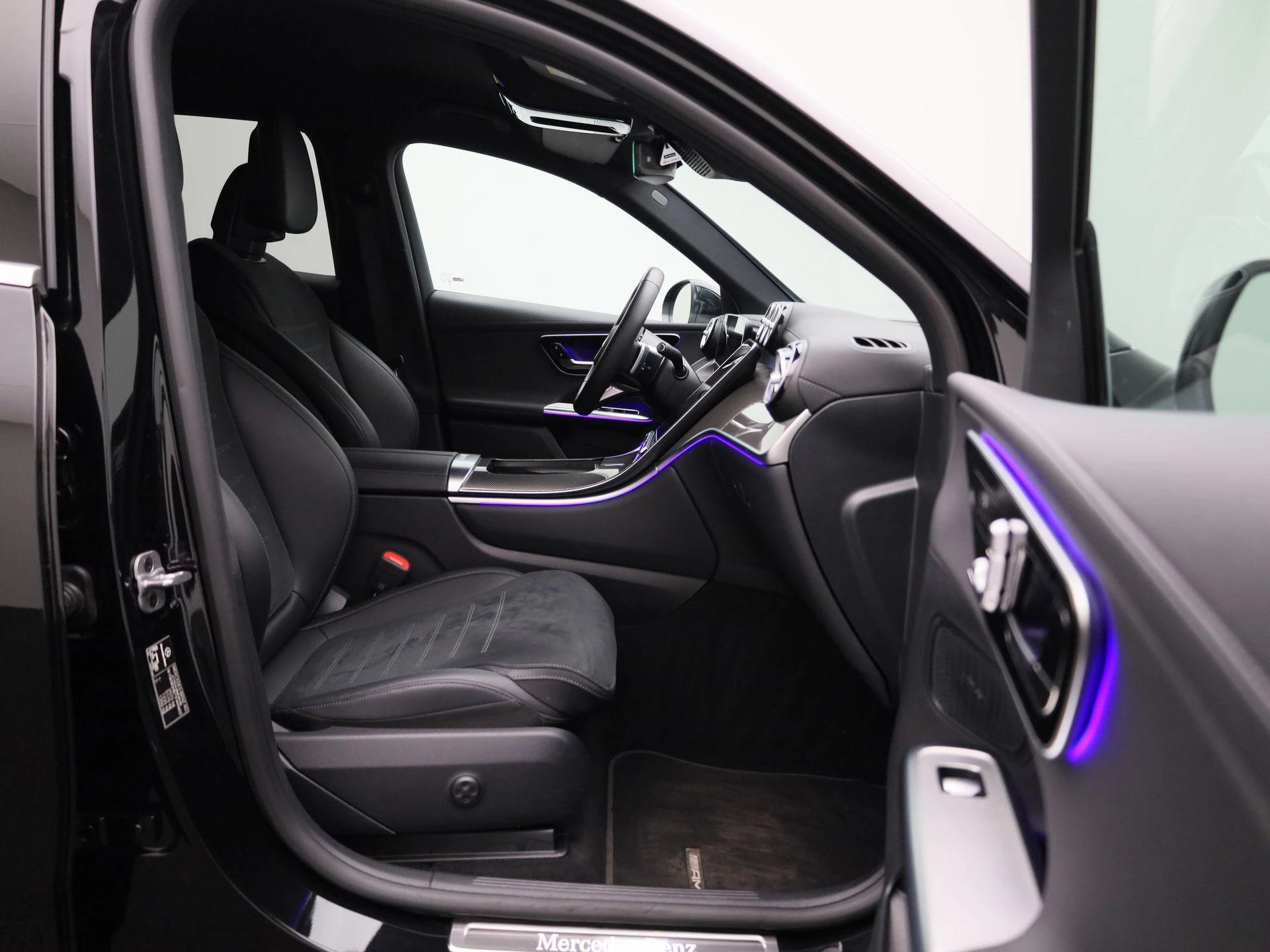 Mercedes-Benz-GLC-image-42