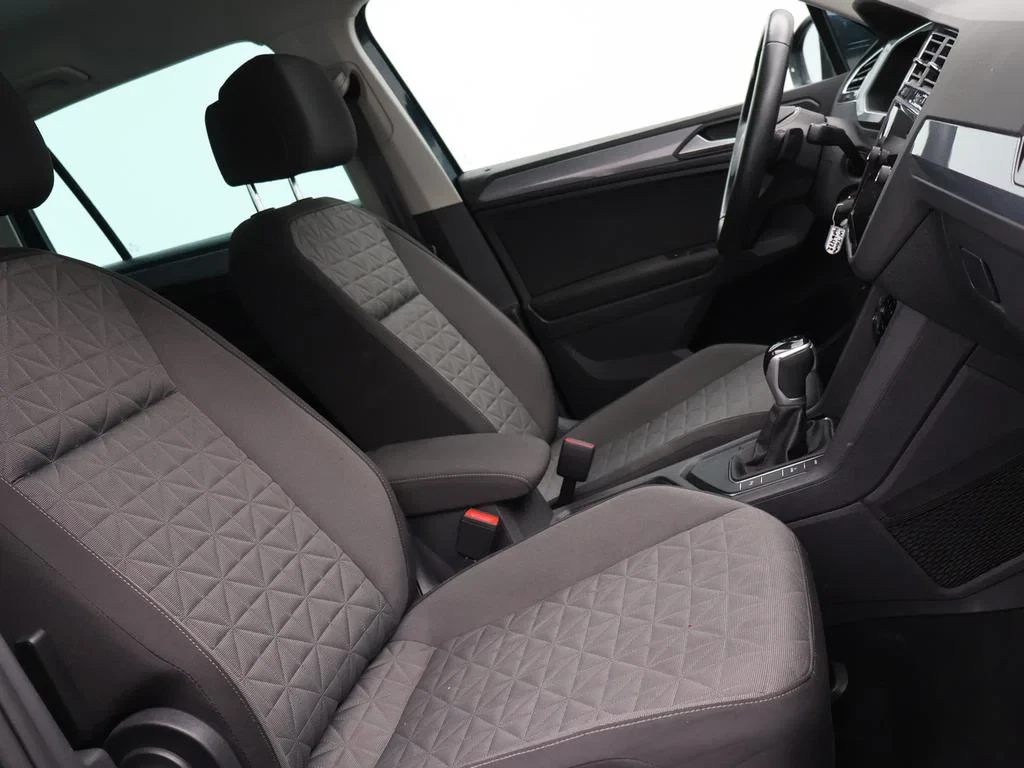 Volkswagen-Tiguan-image-8