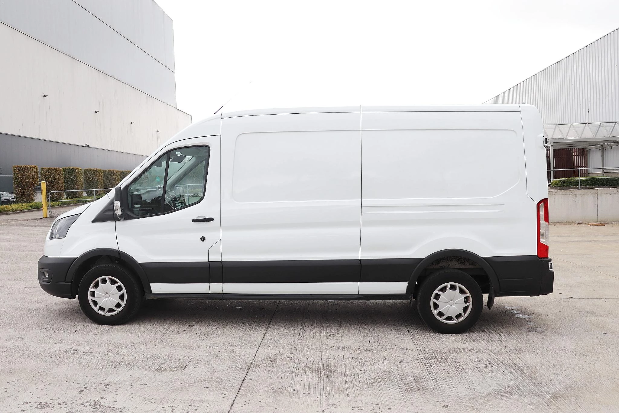 Ford-Transit-image-2