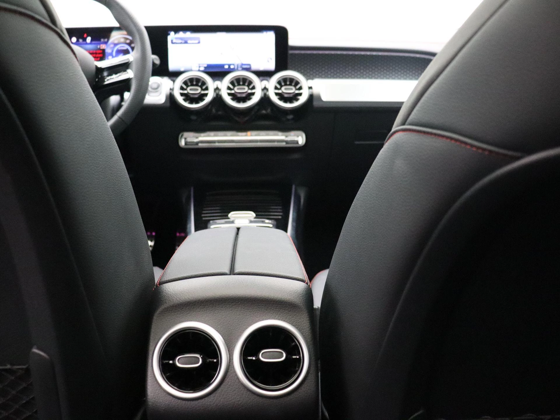 Mercedes-Benz EQB 250+ AMG Line + PANORAMISCH DAK + CARPLAY + ADVANCED SOUND +