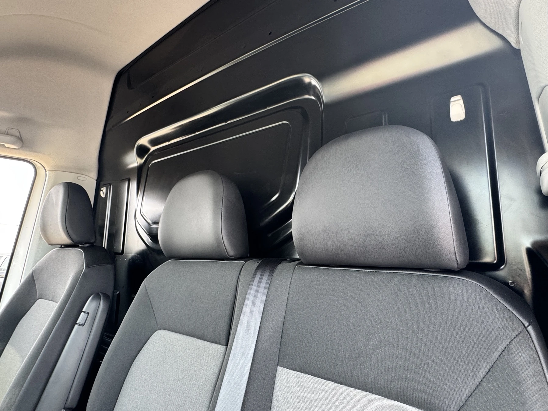Volkswagen-Crafter-image-10