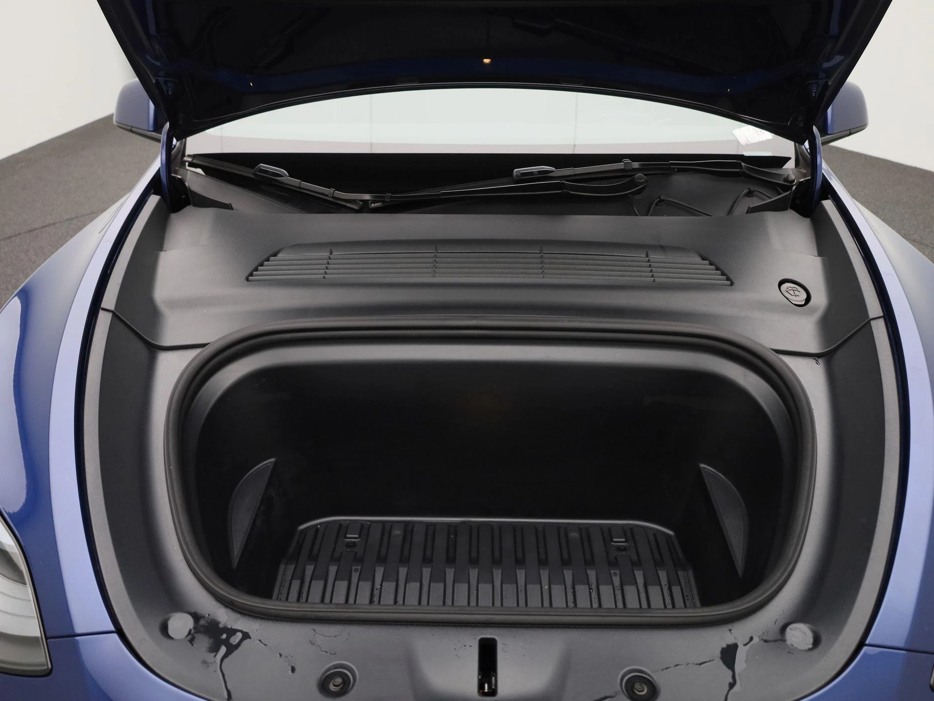 Tesla-Model Y-image-38