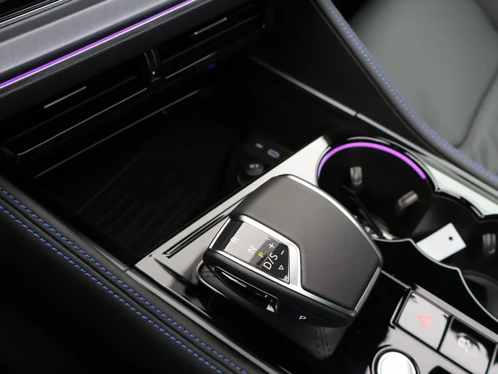 Volkswagen-Touareg-image-17