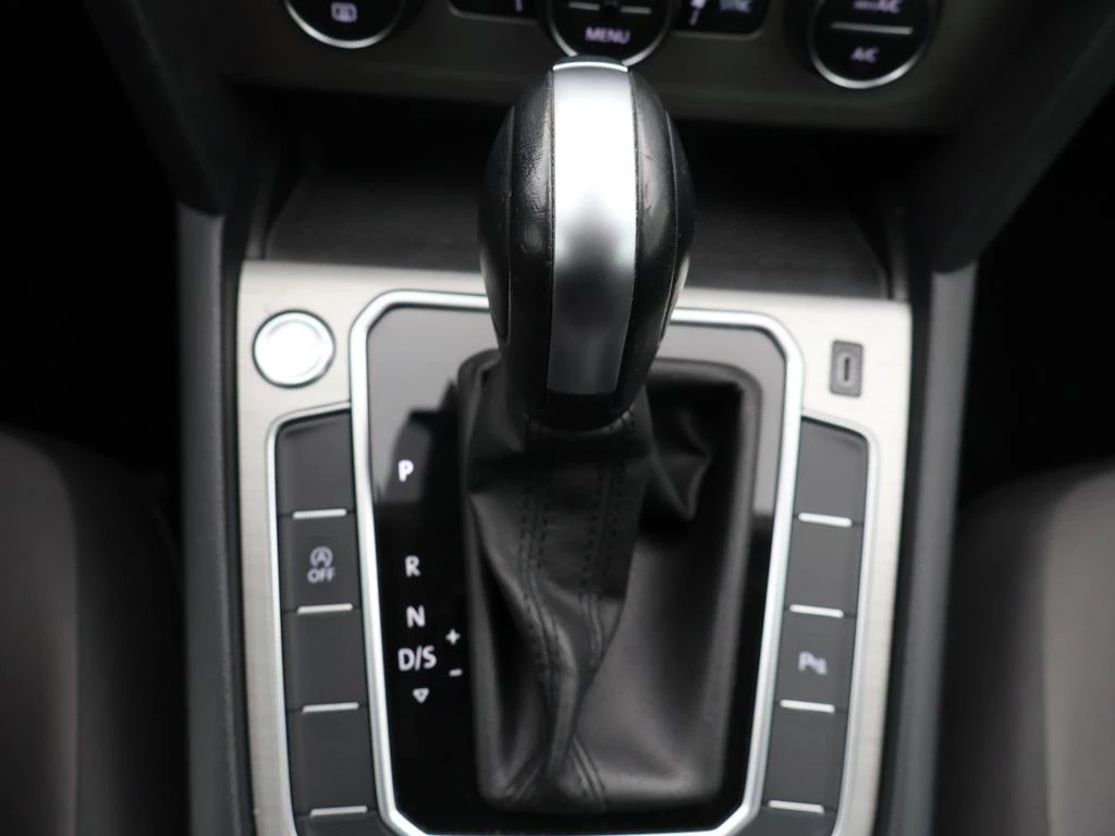 Volkswagen Passat Passat 1.5 TSI Elegance 150PK *AUTOMAAT*PDC*CRUISE*APP-CONNECT*BLTH*...*