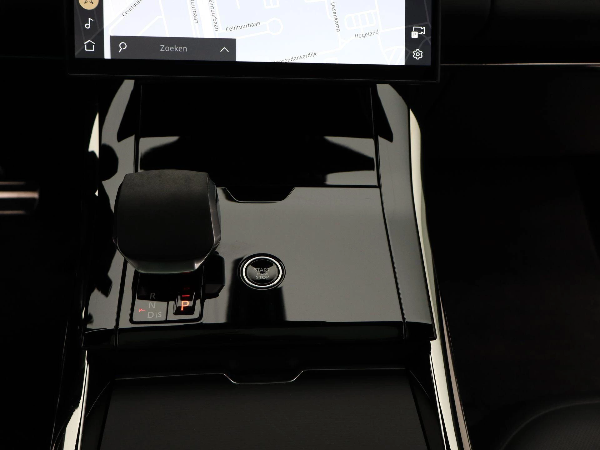 Land Rover-Range Rover Sport-image-9