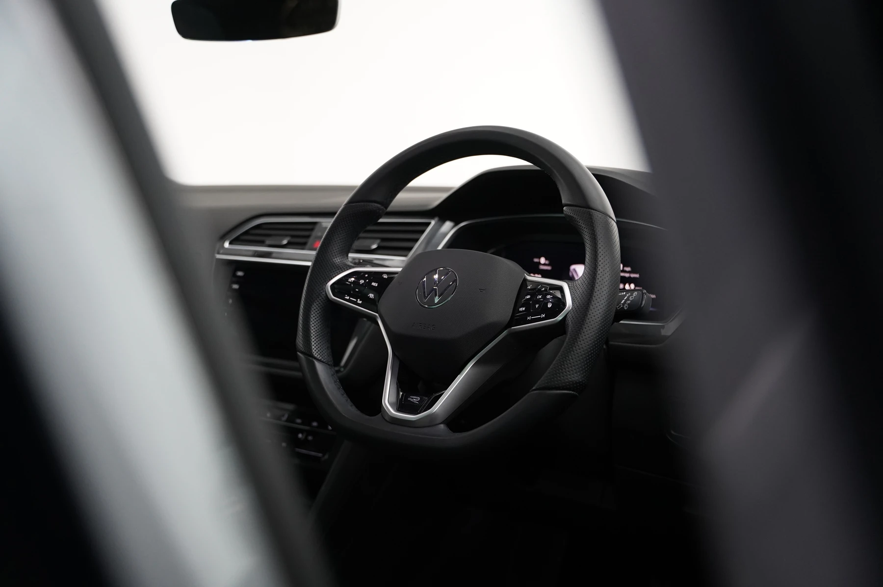 Volkswagen-Tiguan Allspace-image-15