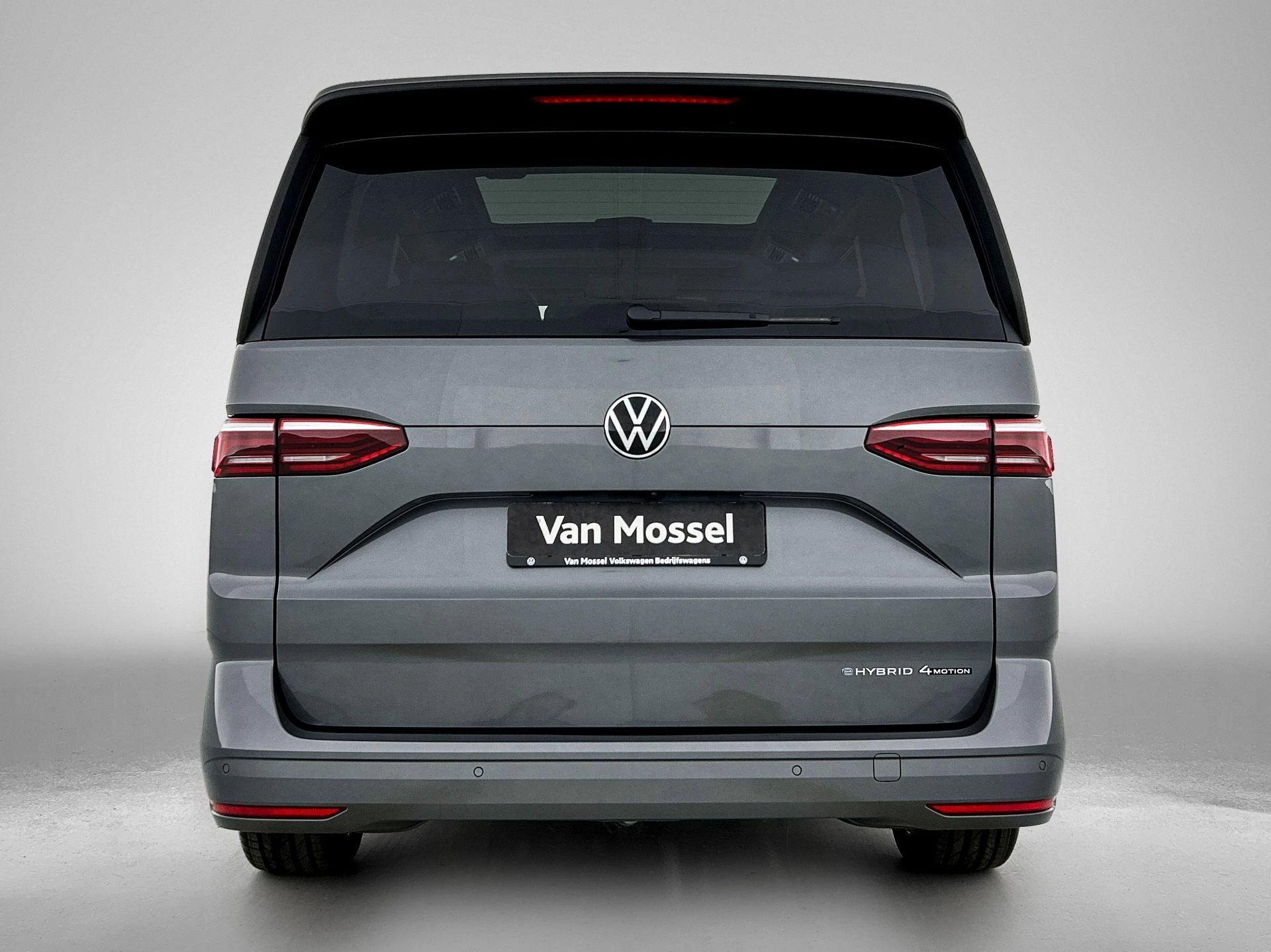 Volkswagen-Multivan-image-2