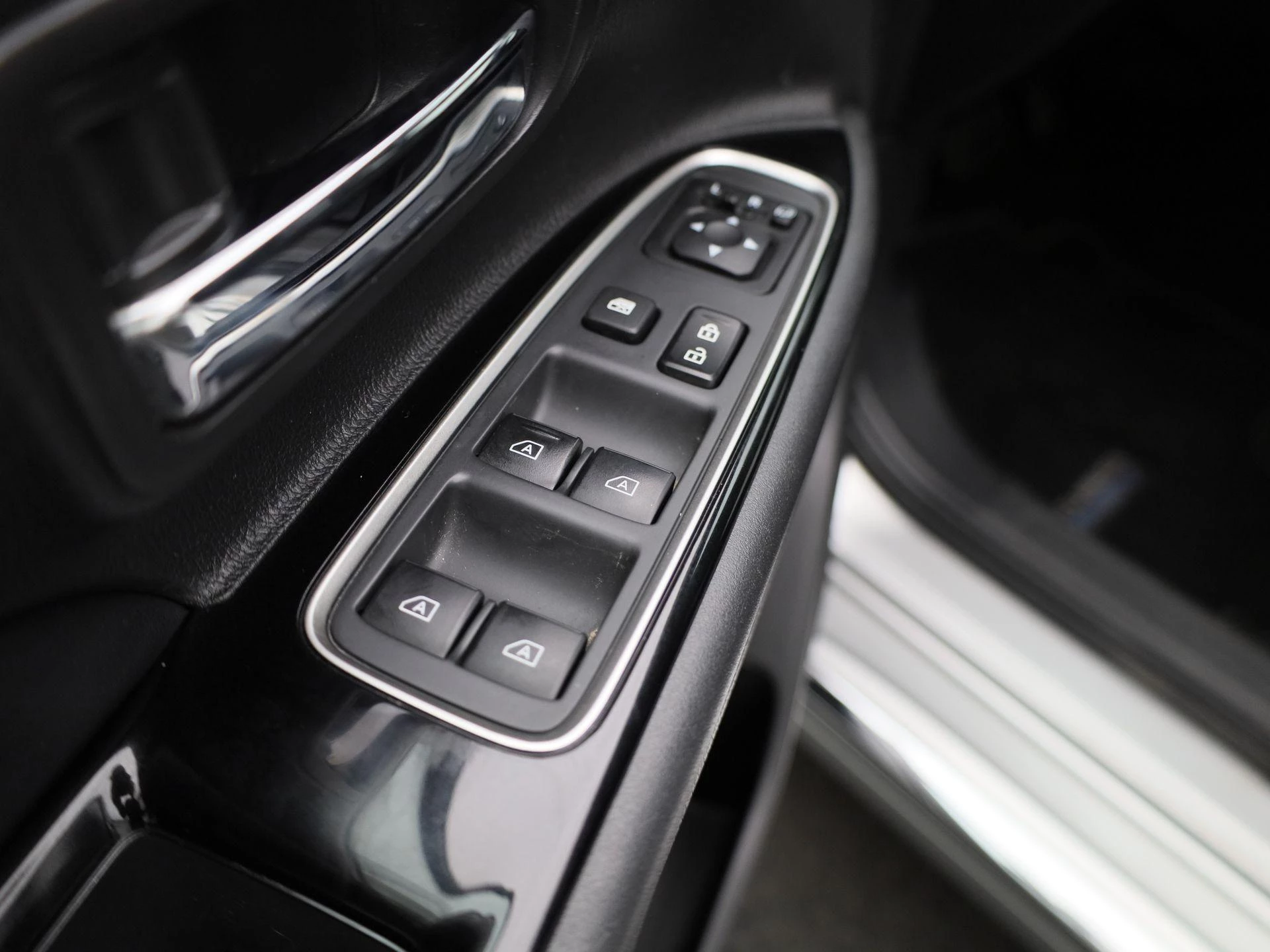 Mitsubishi-Outlander-image-20