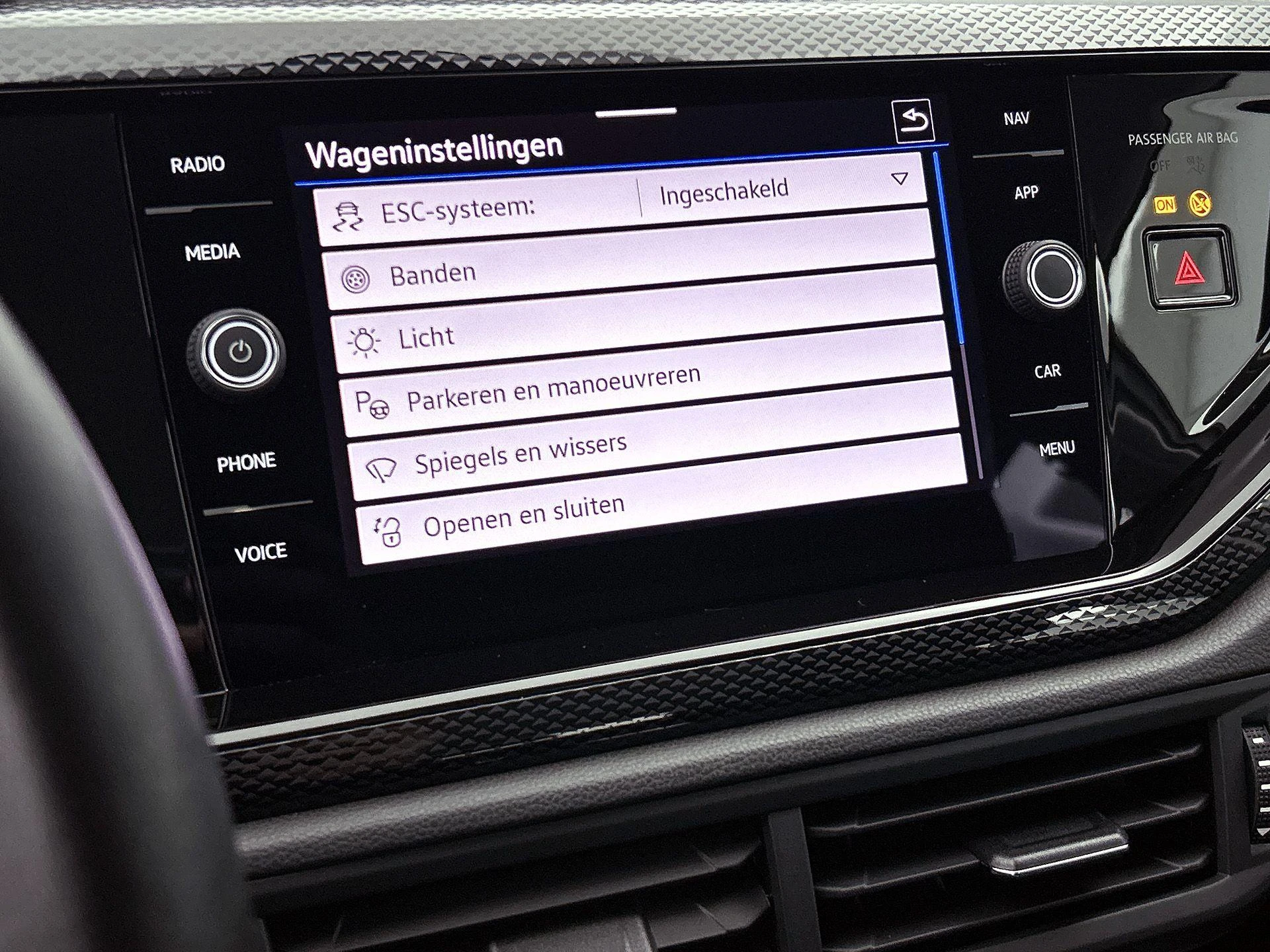 Volkswagen-Polo-image-11