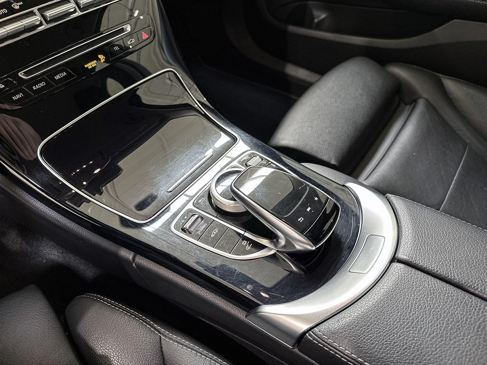 Mercedes-Benz-C-Klasse-image-24