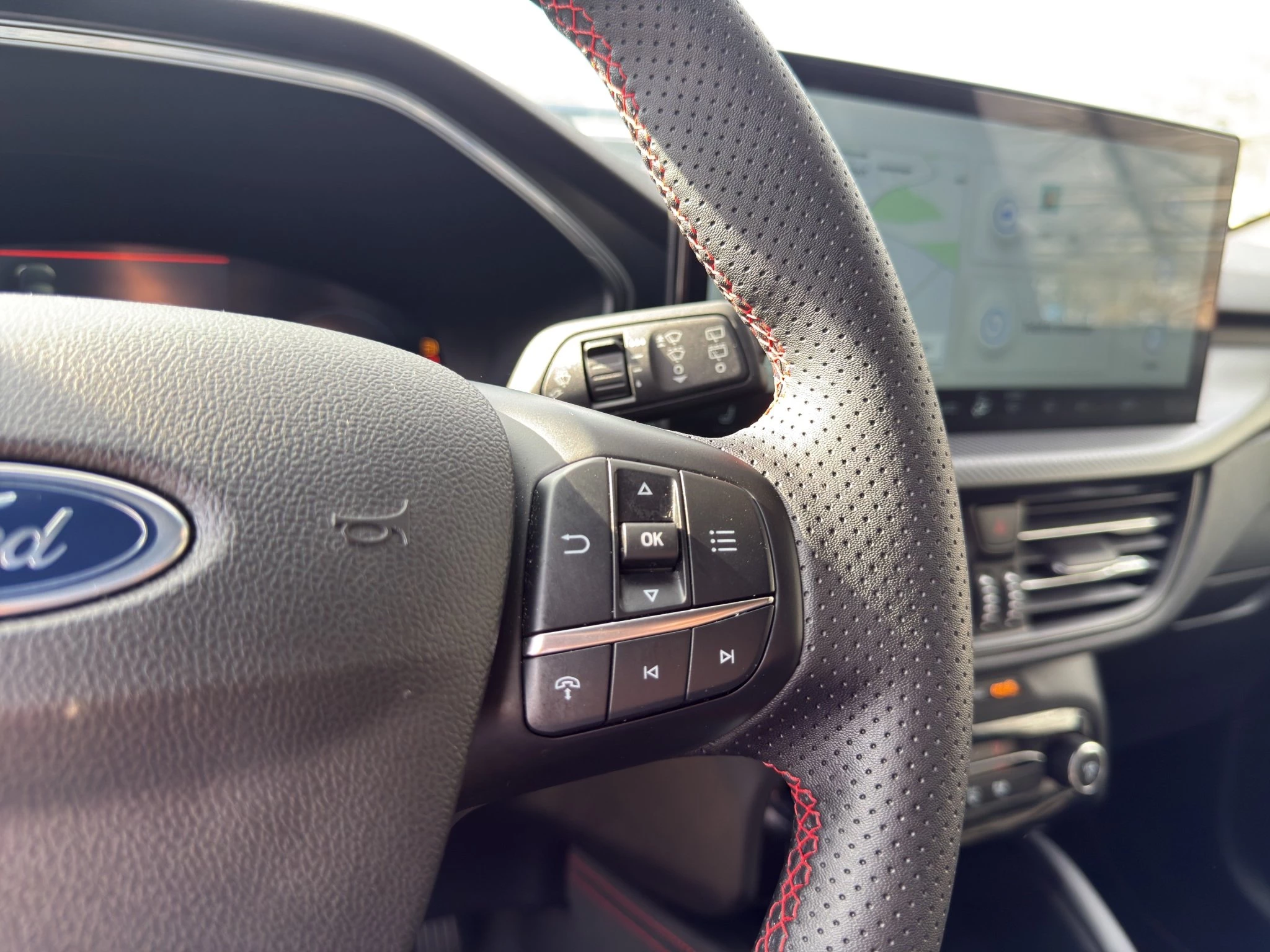 Ford Kuga ST-Line Aut.*KAM*LED-MATRIX*NAVI*GRA*WINTER-PKT.