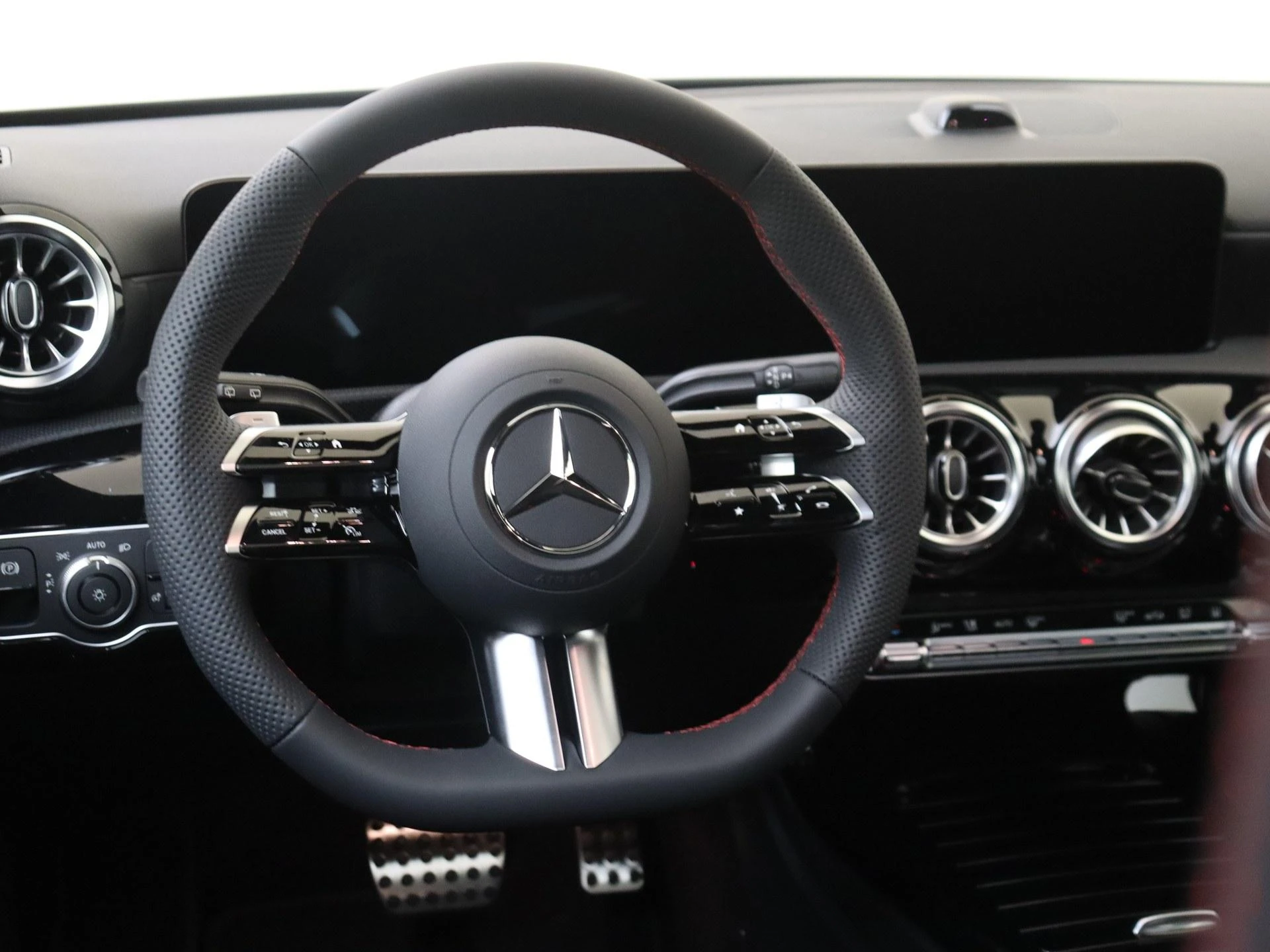 Mercedes-Benz-A-Klasse-image-8