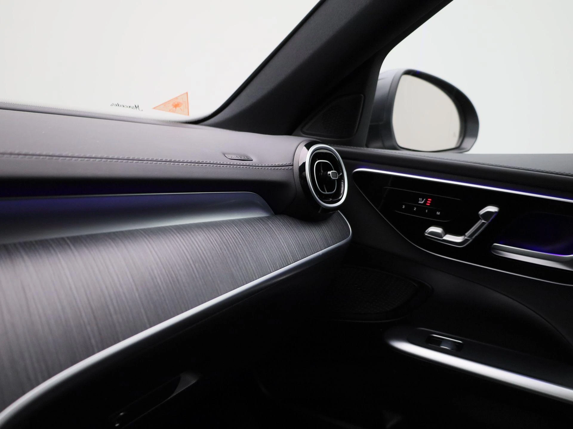 Mercedes-Benz-C-Klasse-image-29