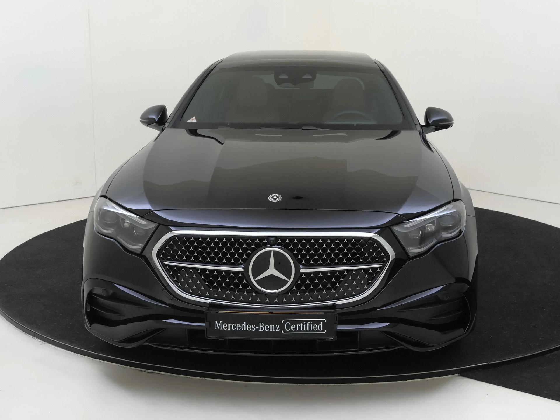 Mercedes-Benz-E-Klasse-image-6