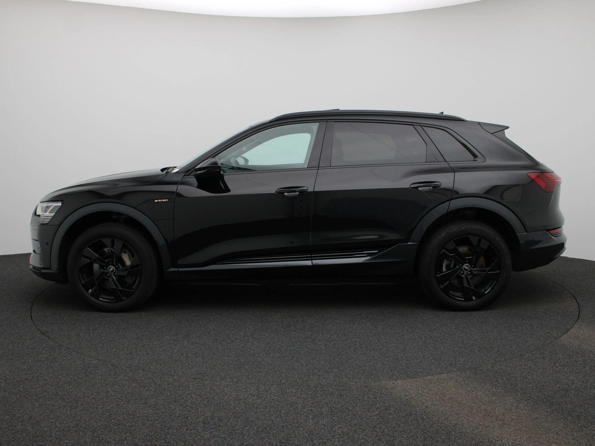 Audi-e-tron-image-3