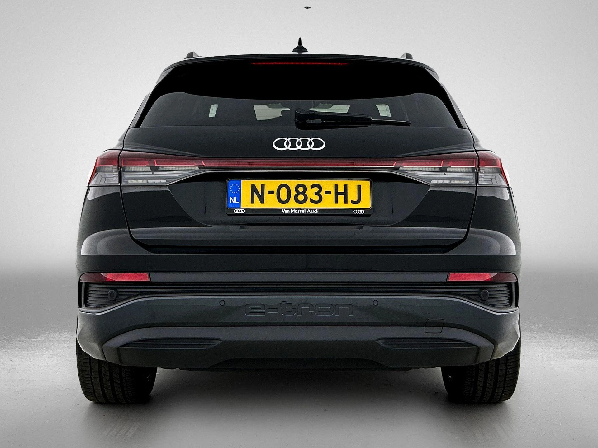 Audi-Q4 e-tron-image-2
