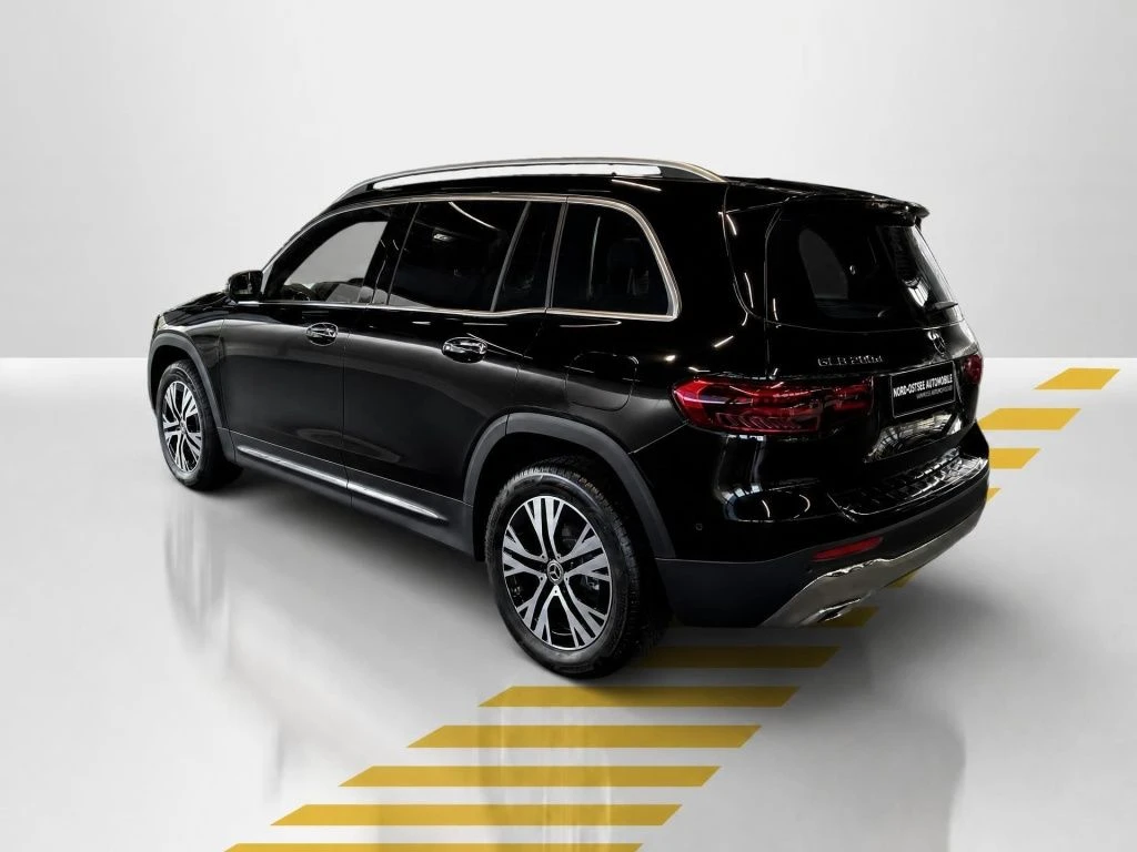 Mercedes-Benz-GLB 200 d-image-12