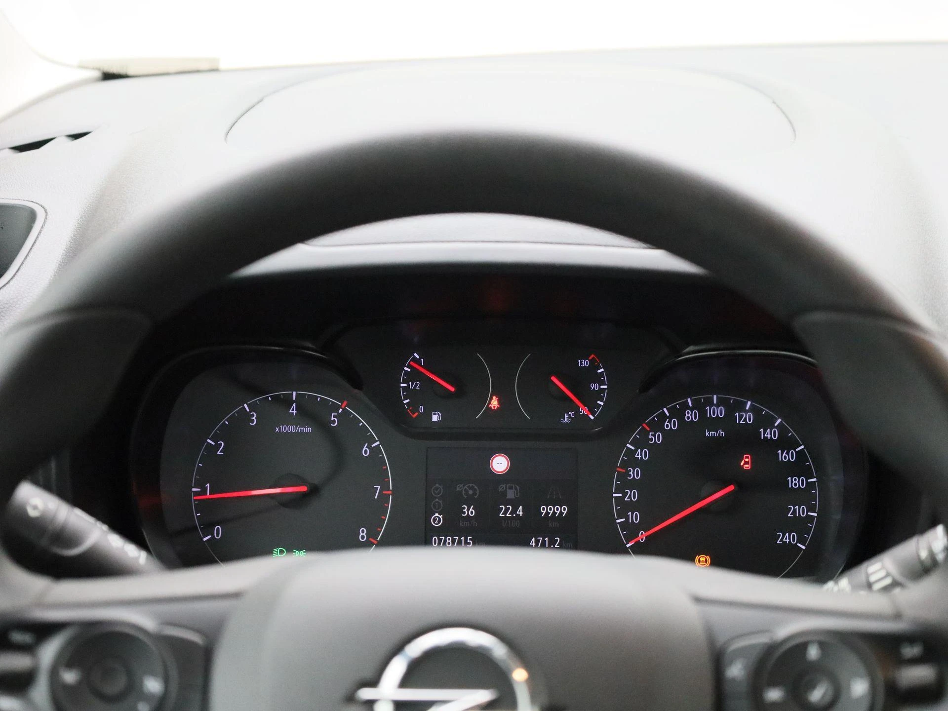 Opel-Combo Life-image-9
