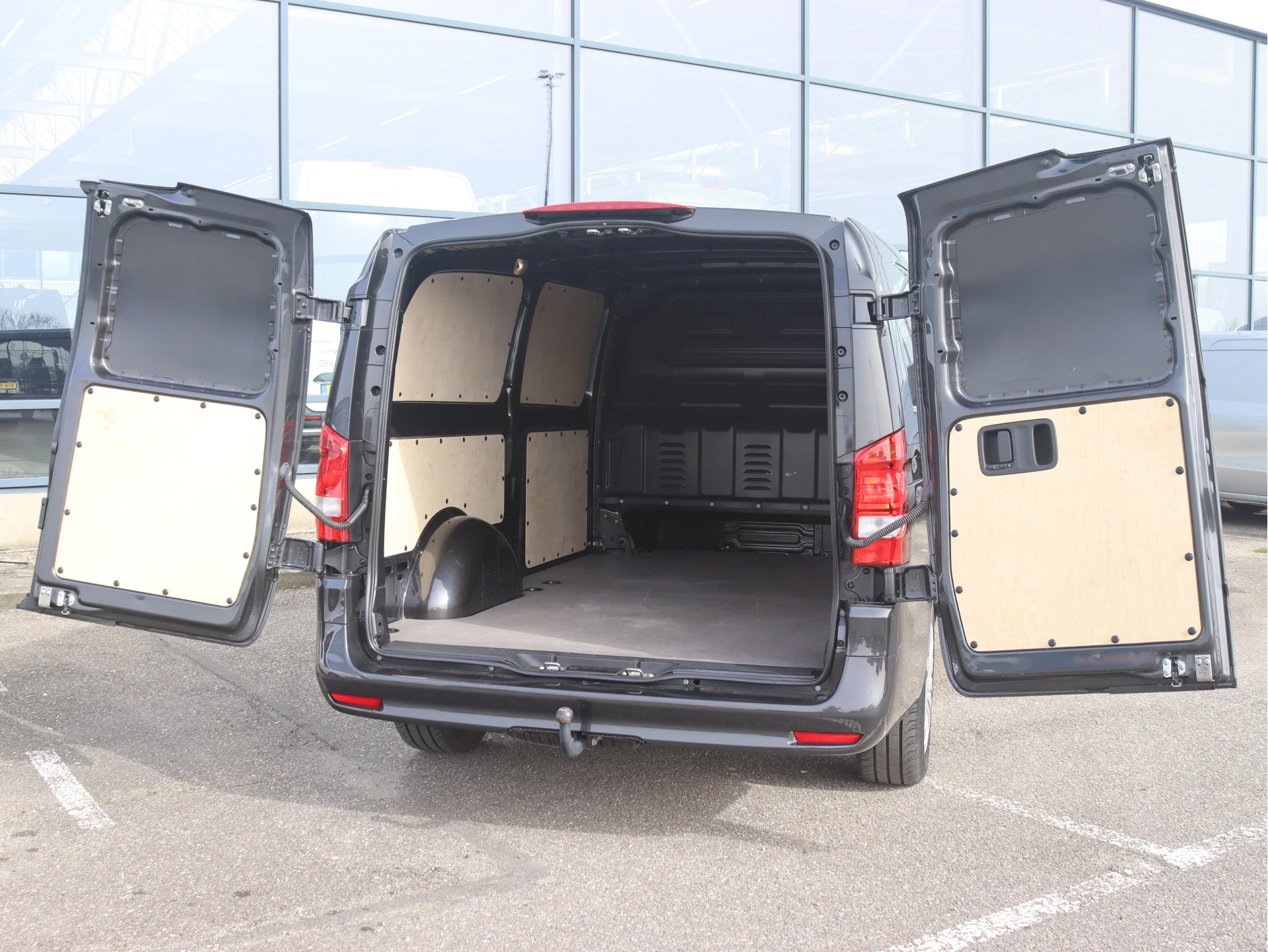 Mercedes-Benz-Vito-image-2