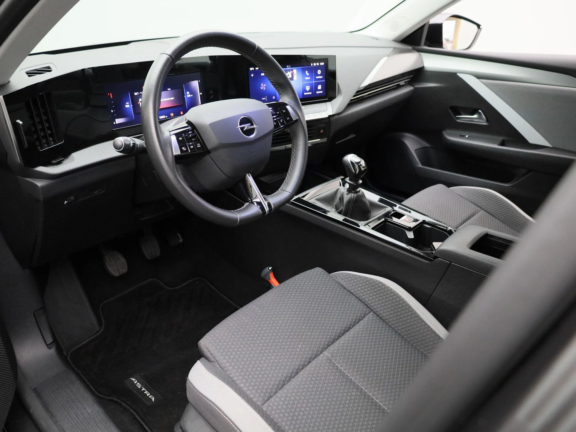 Opel-Astra-image-15