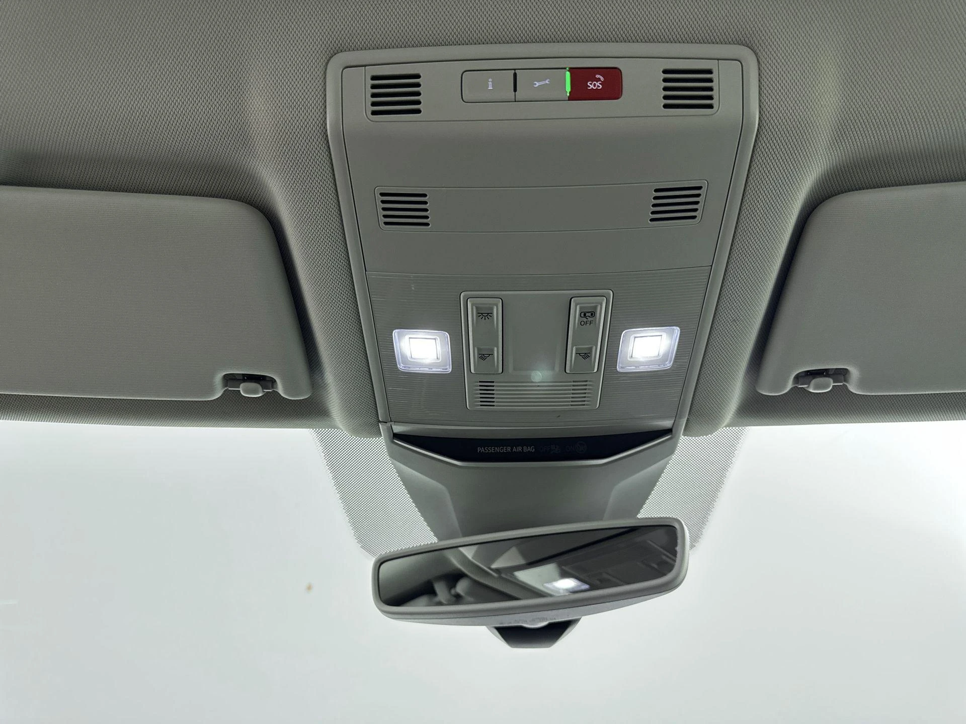 Volkswagen-T-Roc-image-12
