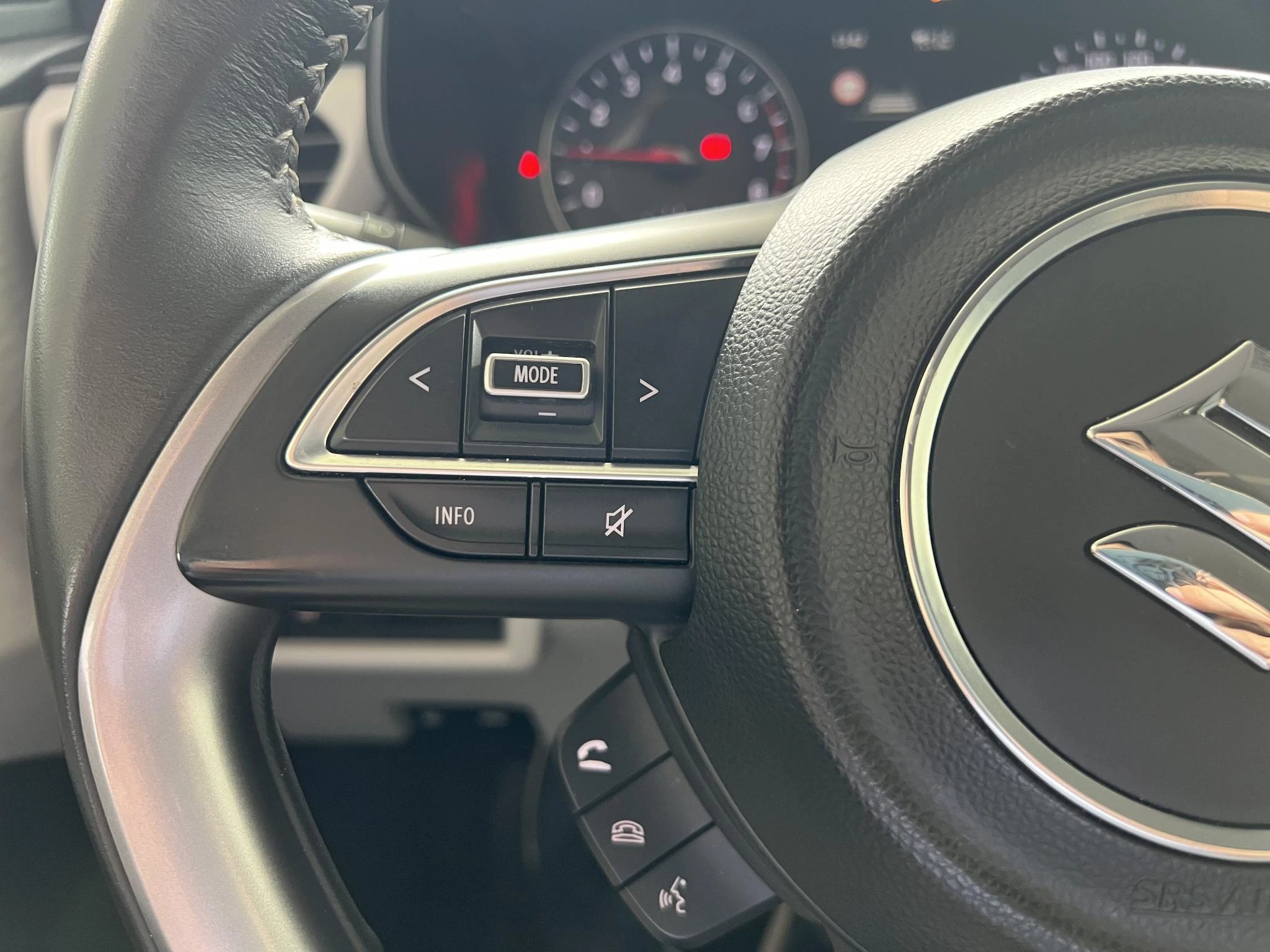 Suzuki Swift 1.2 Grand Luxe + CVT