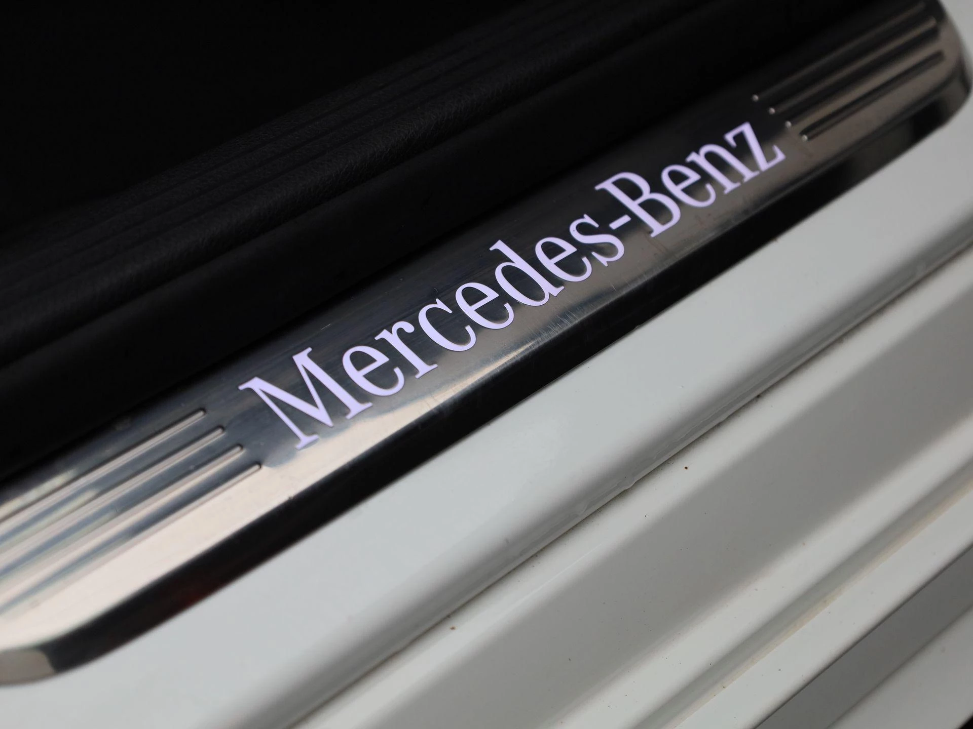 Mercedes-Benz-C-Klasse-image-36