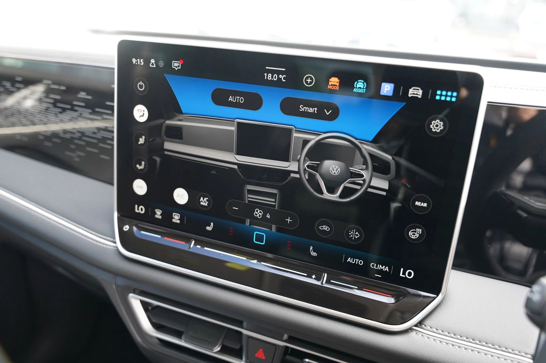 Volkswagen-Tiguan-image-18