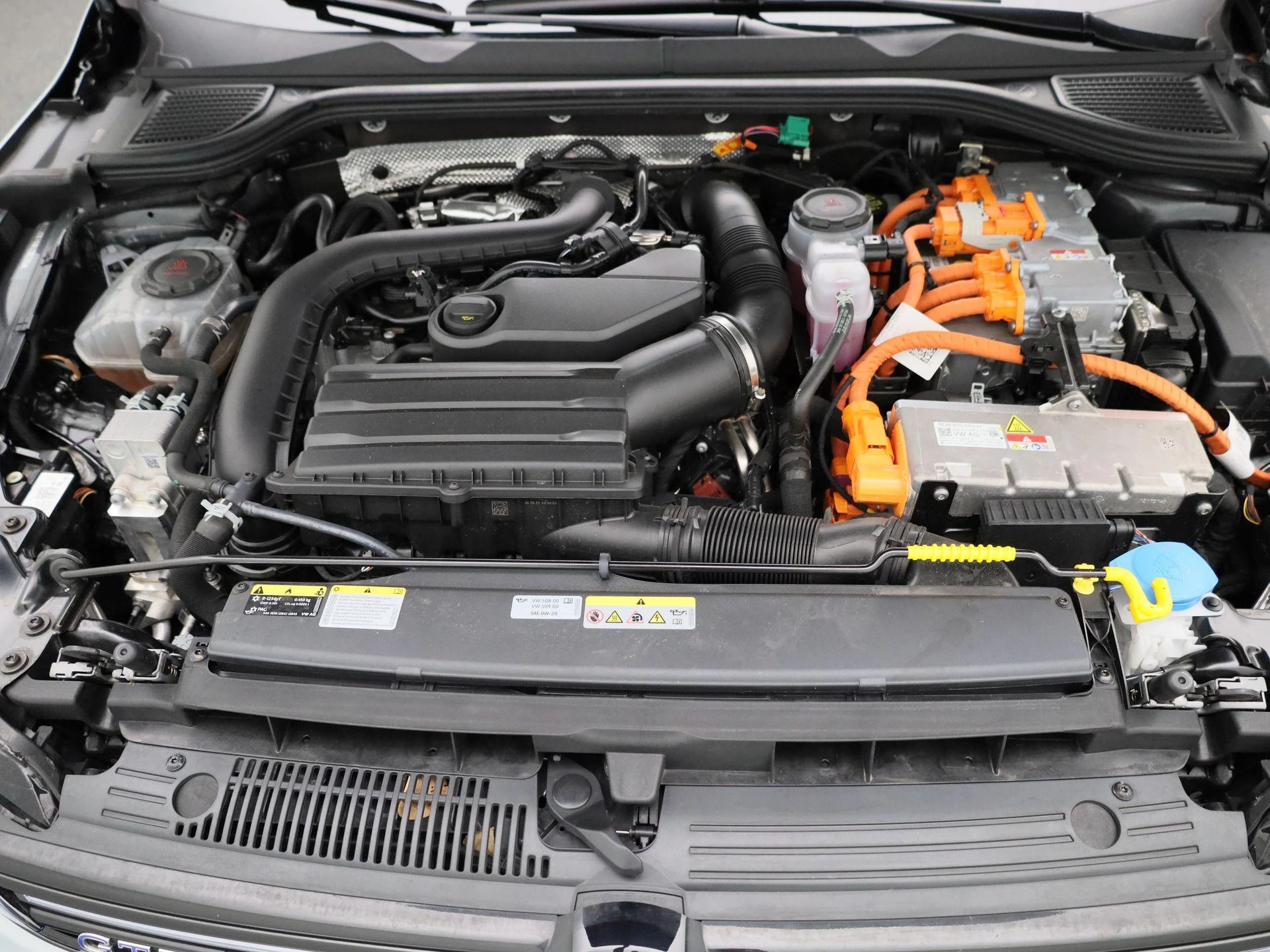 Volkswagen-Golf-image-39