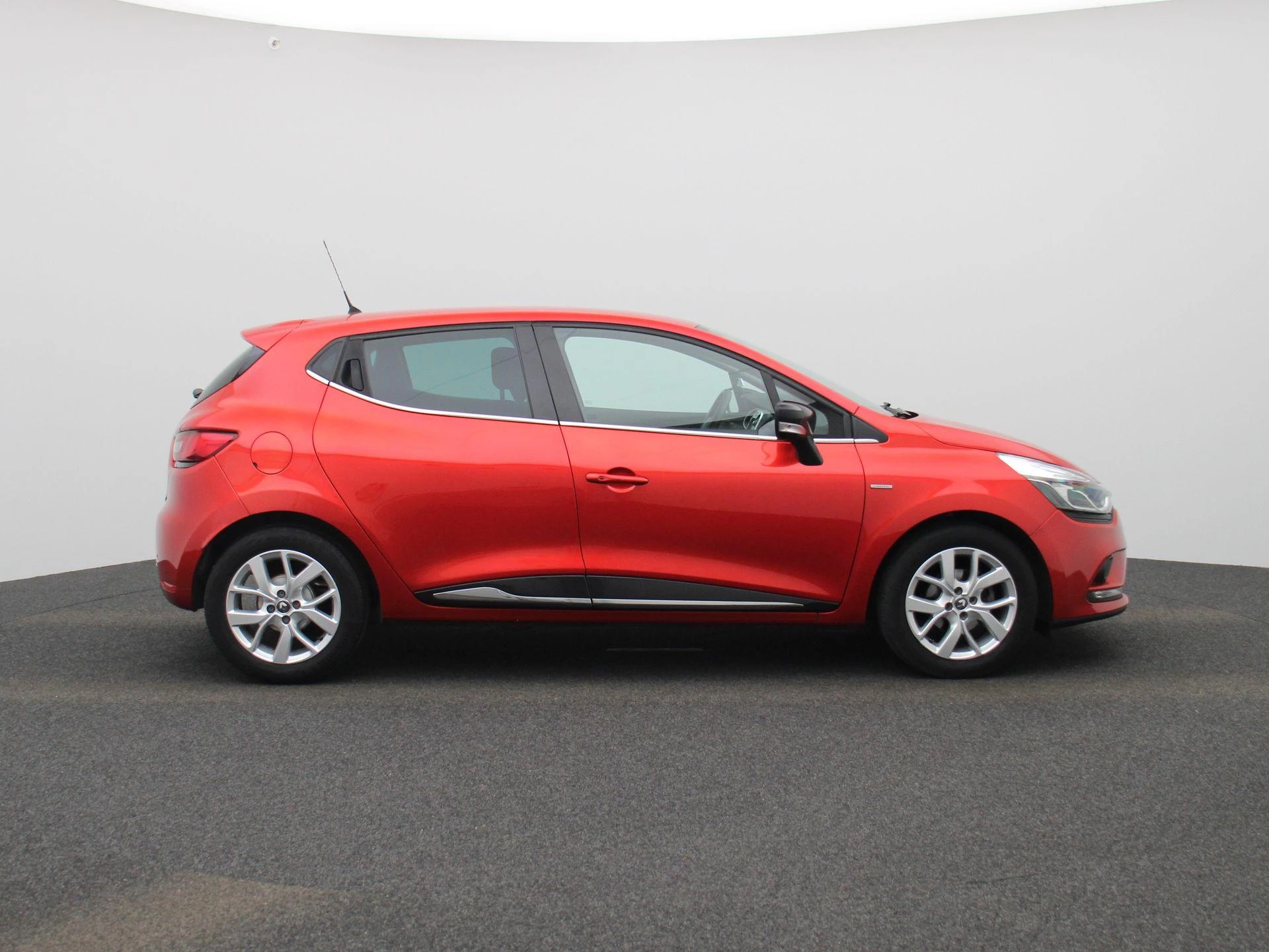 Renault-Clio-image-5
