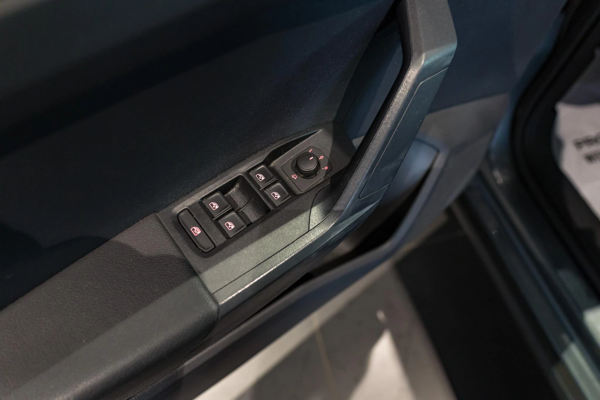 SEAT-Arona-image-19