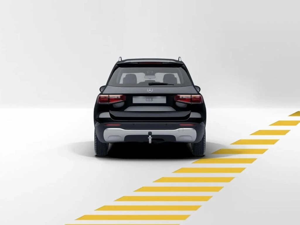 Mercedes-Benz-GLB 200 d-image-5