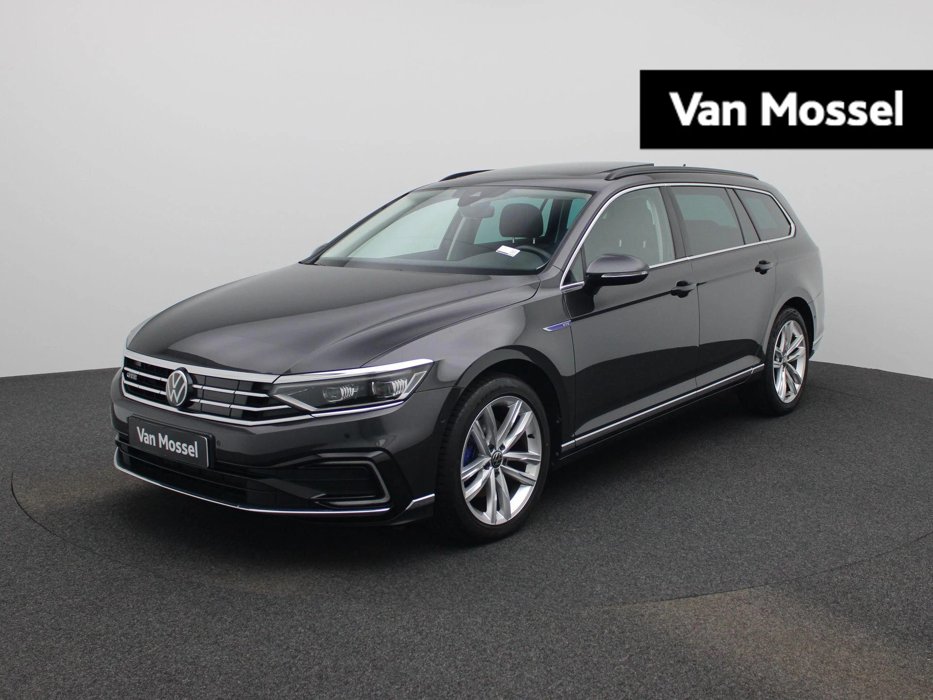 Volkswagen-Passat-image-0