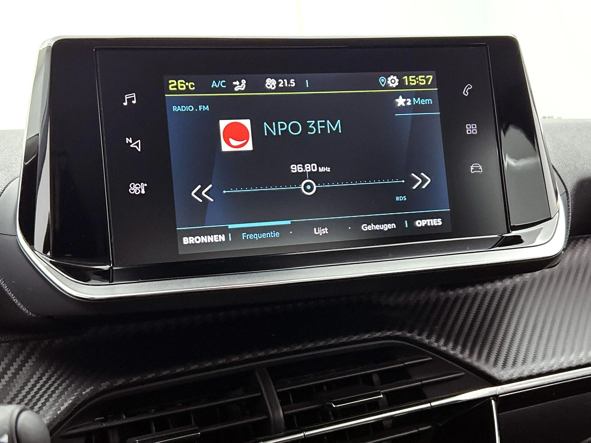 Peugeot-e-2008-image-31