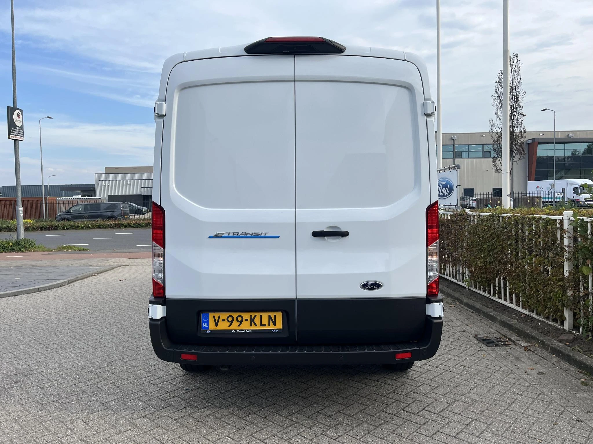 Ford-E-Transit-image-4