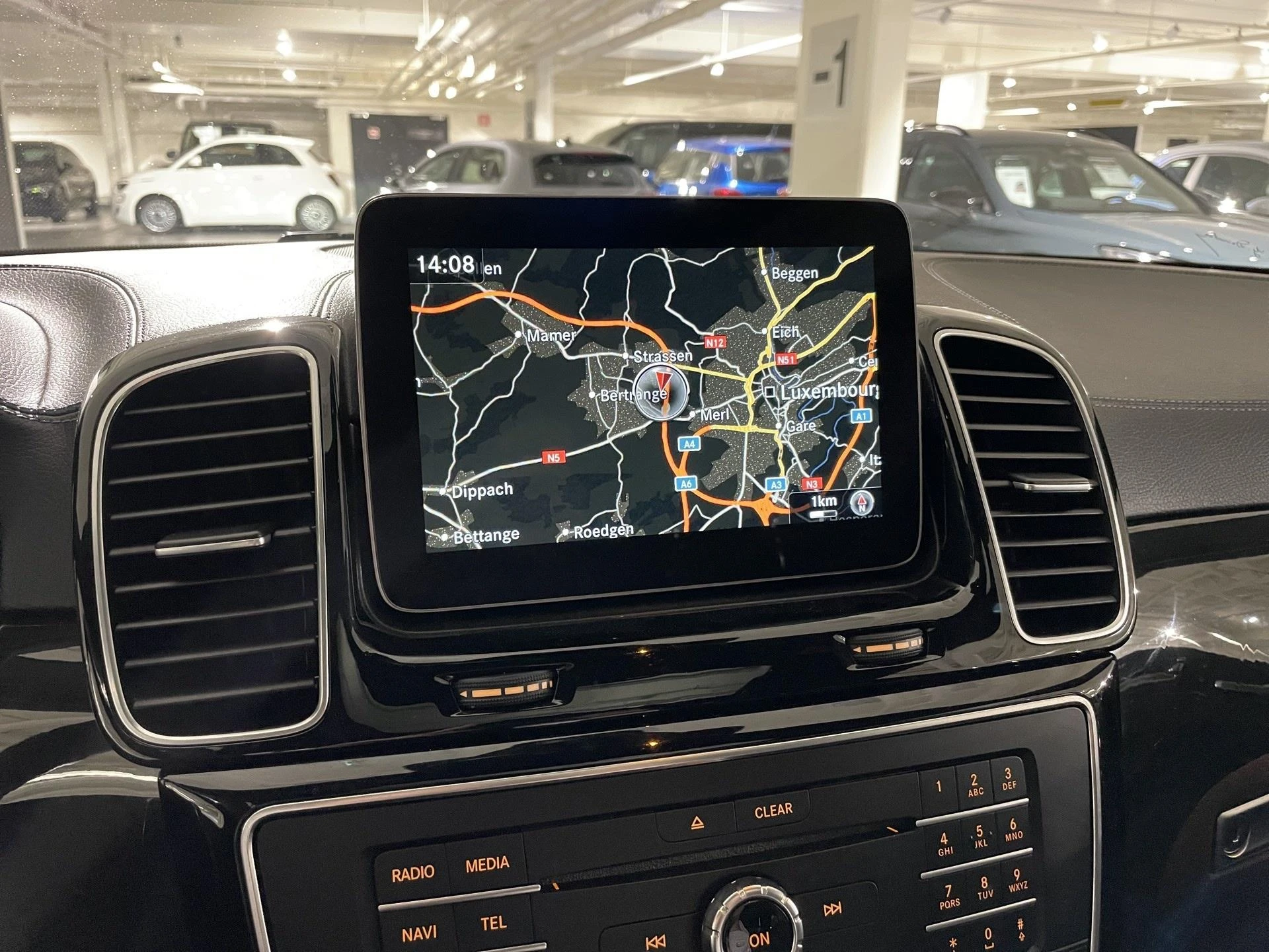 Mercedes-Benz-GLE-image-2