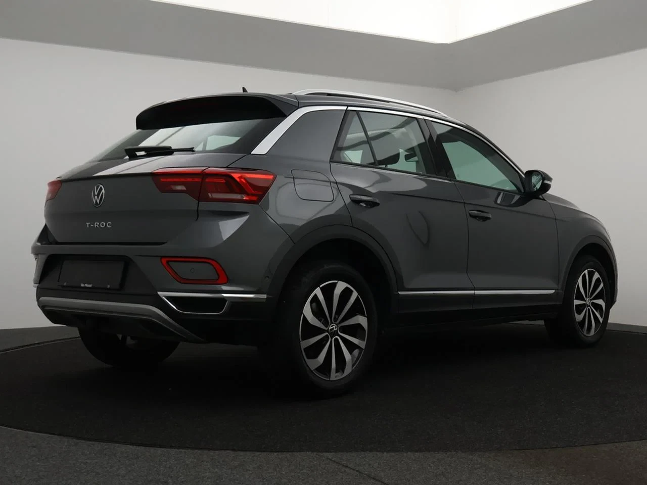 Volkswagen-T-Roc-image-4