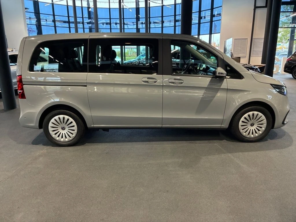 Mercedes-Benz-V-Klasse 220-image-16