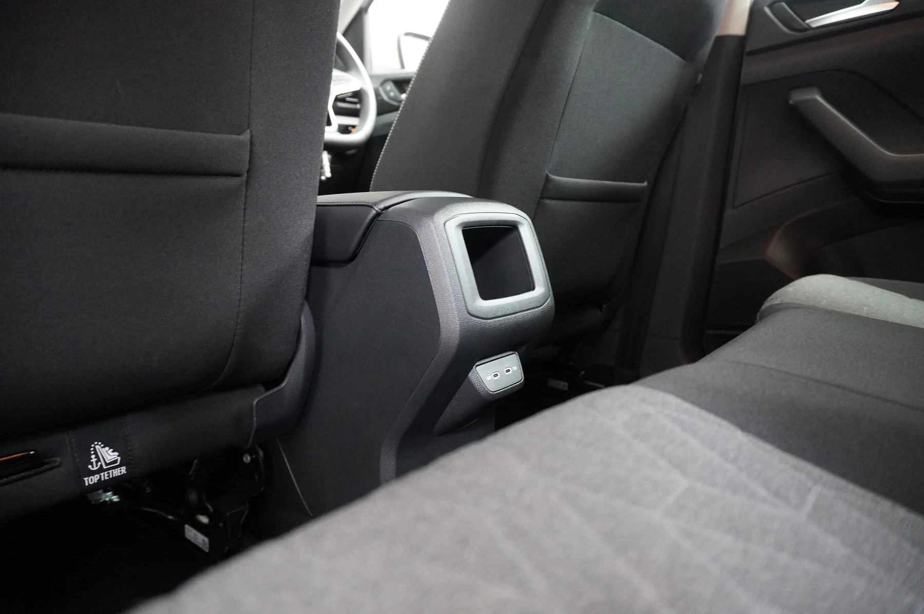 Volkswagen-T-Cross-image-12