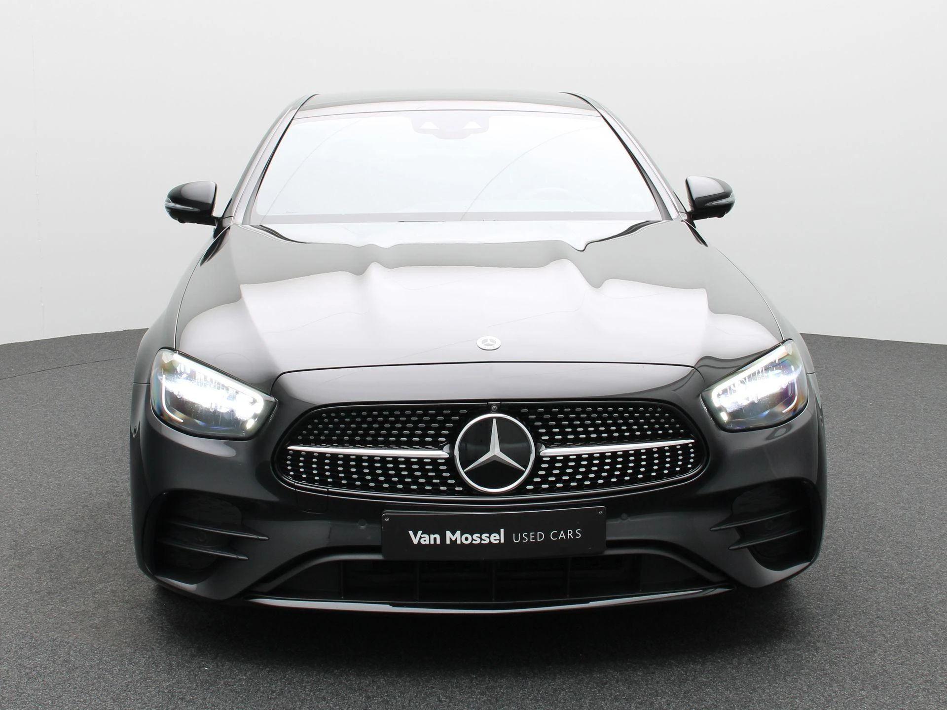 Mercedes-Benz-E-Klasse-image-2