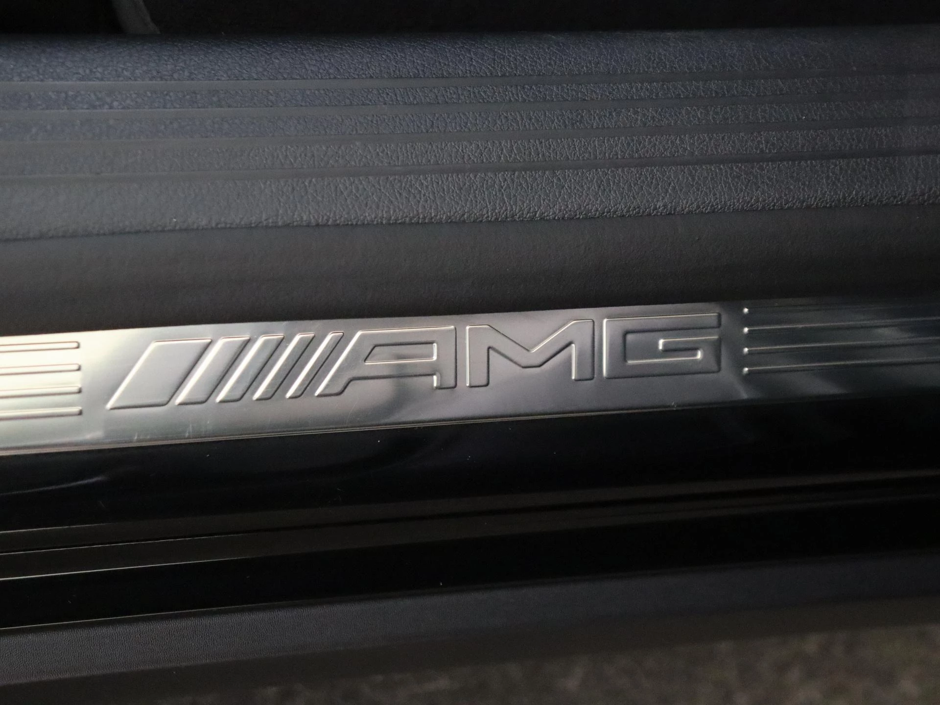 Mercedes-Benz-GLB-image-14